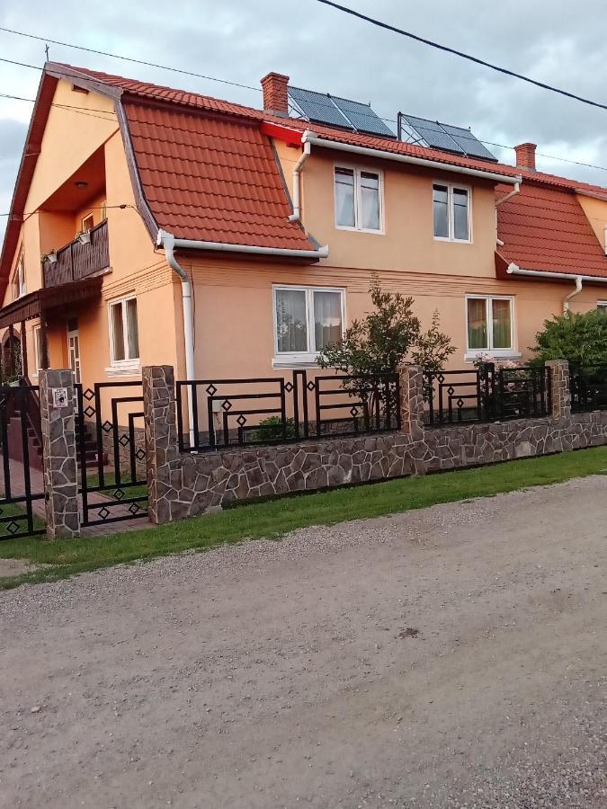 Hotel Timi Kulcsosház Lăzarea Esterno foto